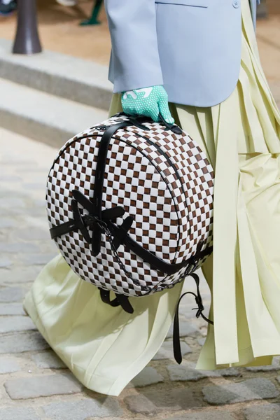 Look 28